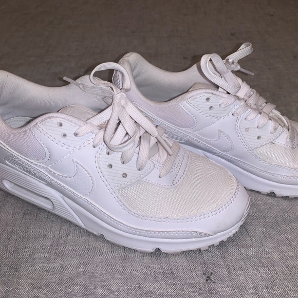 Nike Airs Size 7 - Picture 2 of 4